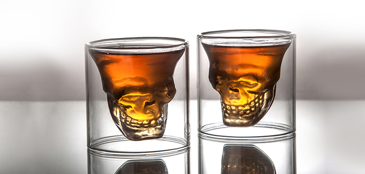 4.99€ už 7.59€ Kaukolės formos stikliuką