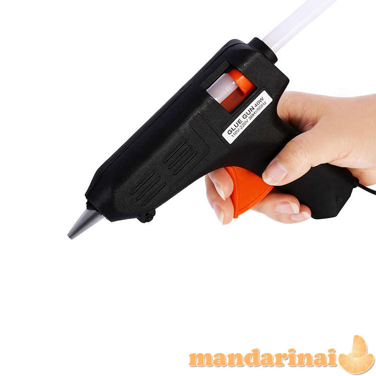 Įrankių komplektas kėbulo įlenkimams šalinti