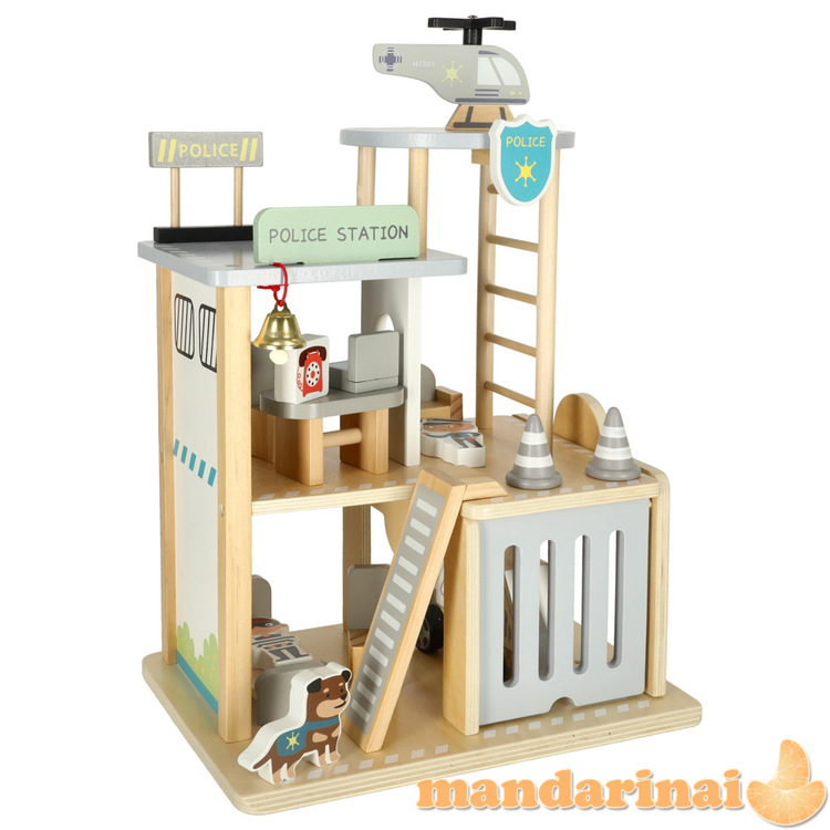 Medinė policijos nuovada + malūnsparnis policijos automobilis